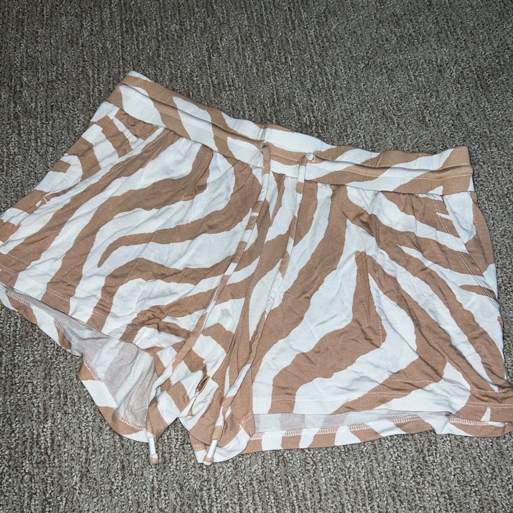 Beige zebra printed pajama shorts